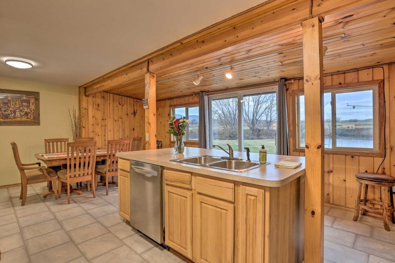Rustic On 12-acre Trout Farm