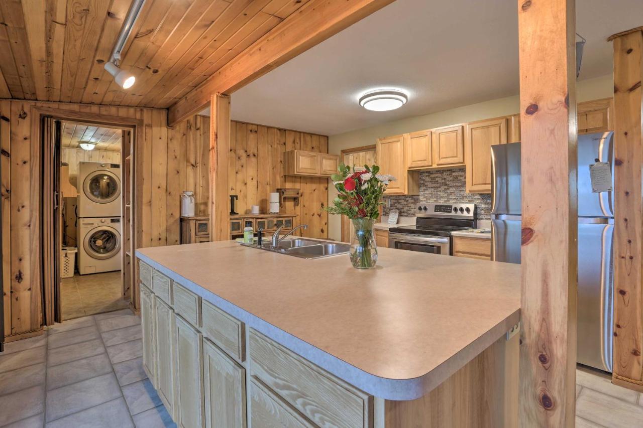Rustic On 12-acre Trout Farm Holiday home